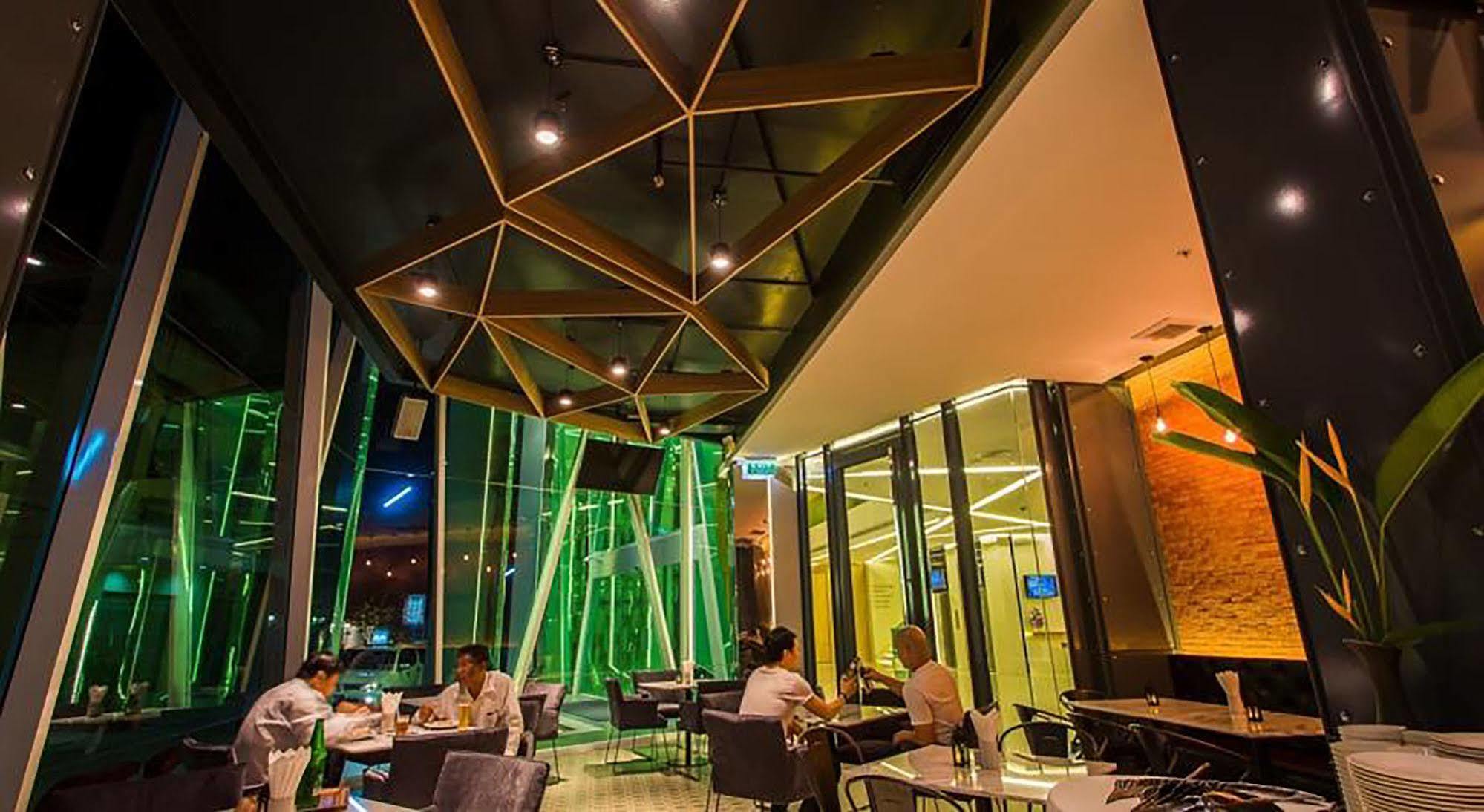Crystal Hotel Hat Yai Exterior foto